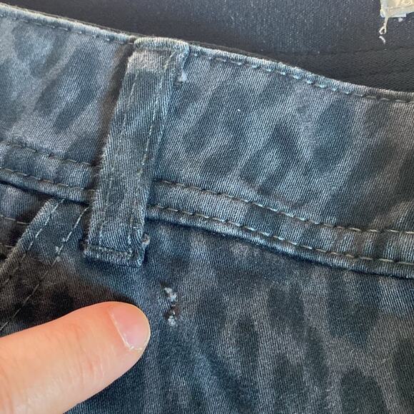 Wit & Wisdom Gray Leopard Print Skinny Jeans Size 14 - Picture 9 of 9